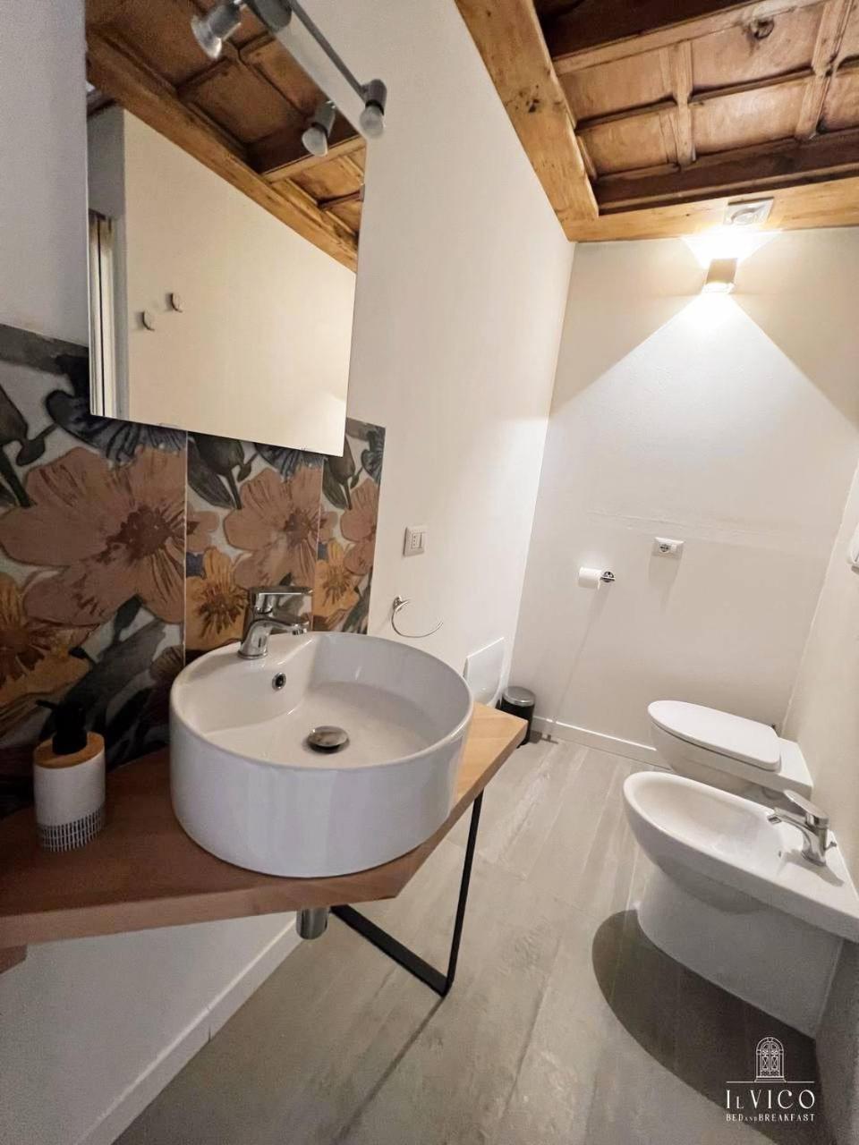 Il Vico Bed & Breakfast L'Aquila Bagian luar foto