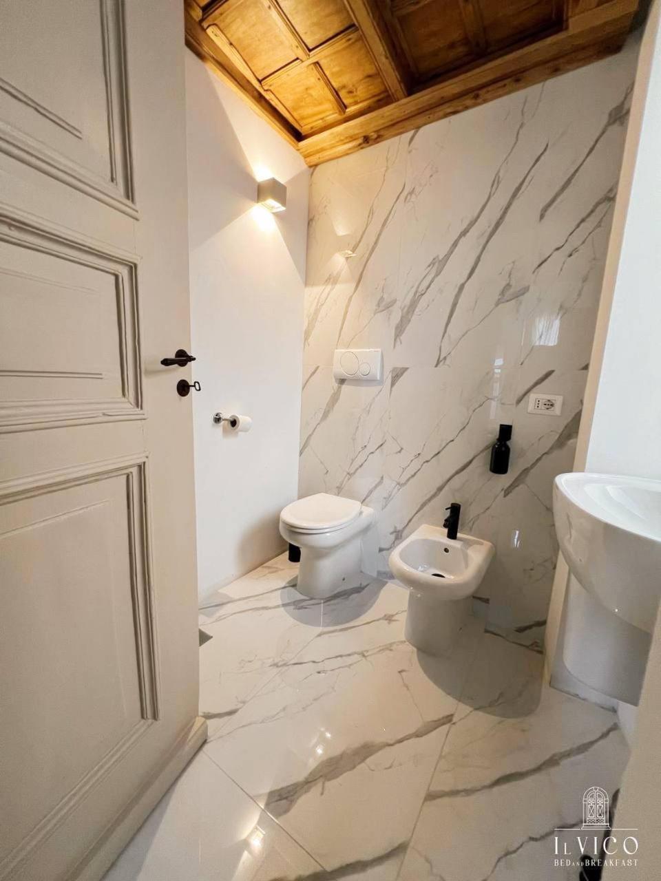 Il Vico Bed & Breakfast L'Aquila Bagian luar foto
